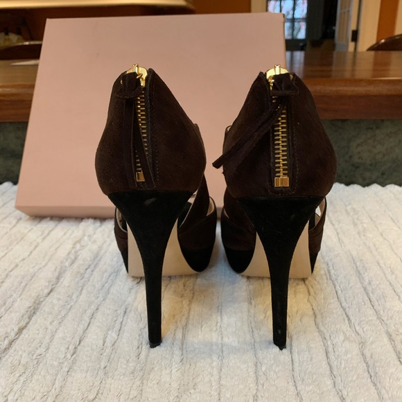 High end shoes.  Size 8’s. Perfect condition. - Picture 2 of 16